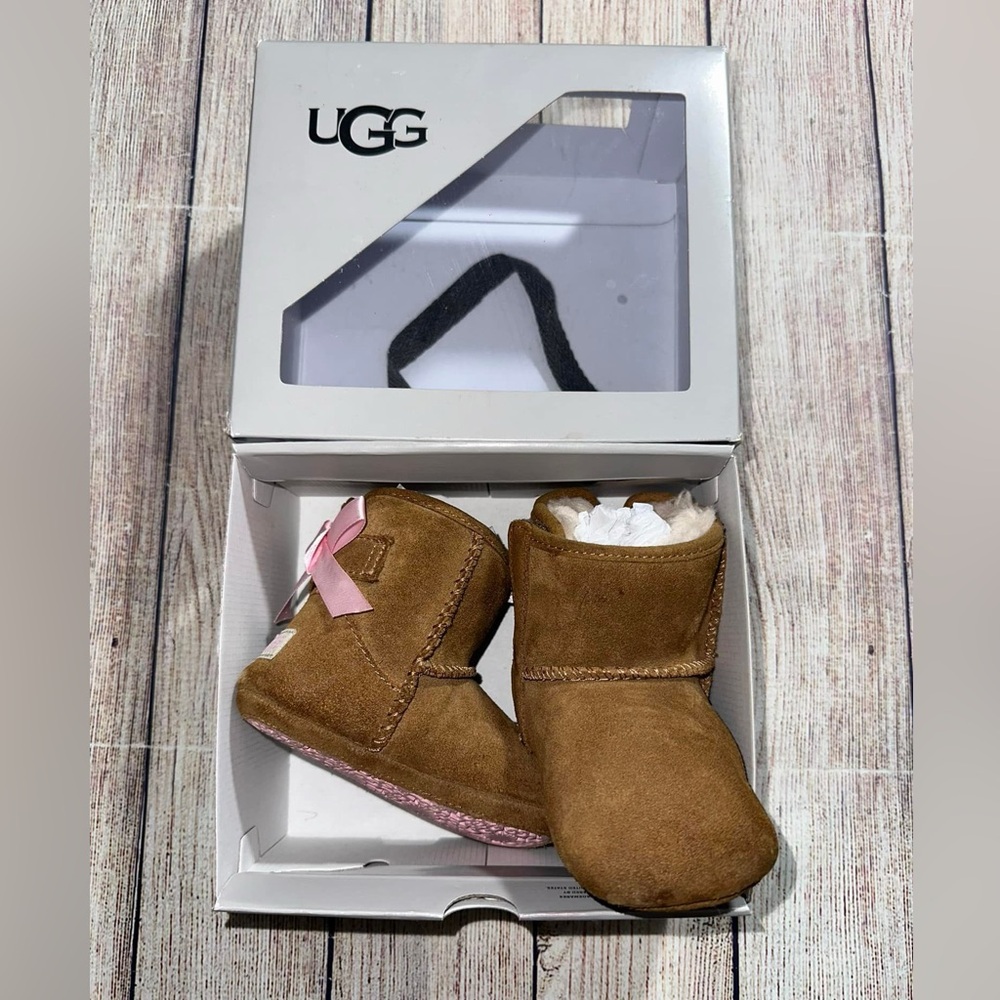 UGG boots infant/toddler size 04/05